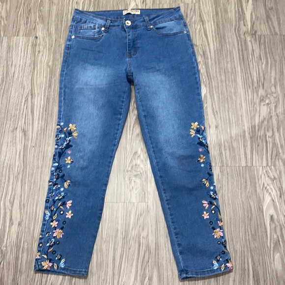 sandpiper Pants - Sandpiper Petite Floral Embroidered Skinny Jeans